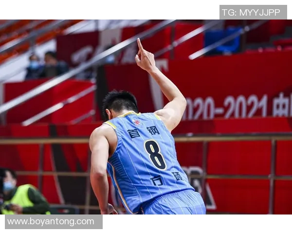 方硕在篮球赛场的崛起与挑战：从新星到球队核心的成长之路