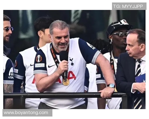 热刺逆袭巴萨上演冷门大战球迷热议赛场惊喜瞬间