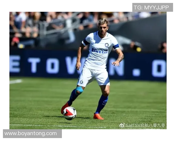 马尔基尼奥斯:从年轻天才到世界级后卫的辉煌历程与成就解析 马尔基尼奥斯:从年轻天才到世界级后卫的辉煌历程与成就解析