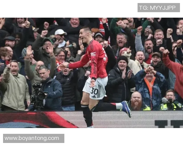 今晚曼联主场迎战修咸顿期待精彩对决和进球盛宴