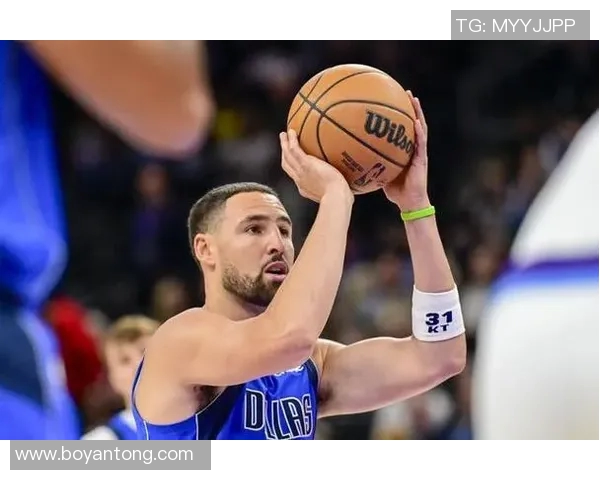 克莱汤普森如何在NBA赛场上重塑自我与球队的辉煌之路