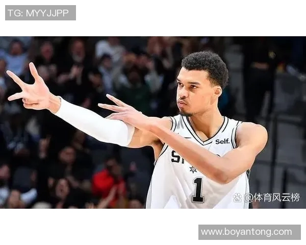 文班亚马场均20分10篮板3盖帽表现卓越新秀奖争夺已无悬念